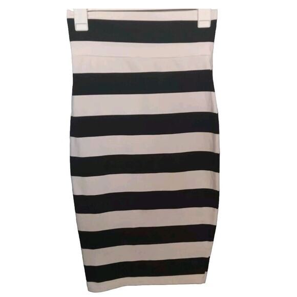 Bebe Women's Midi Length Bodycon Black White Striped Knit Skirt S Retro Goth Y2K - Picture 1 of 5